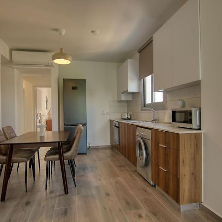 Phaedrus Living Coral Suites Aura Ларнака Екстериор снимка
