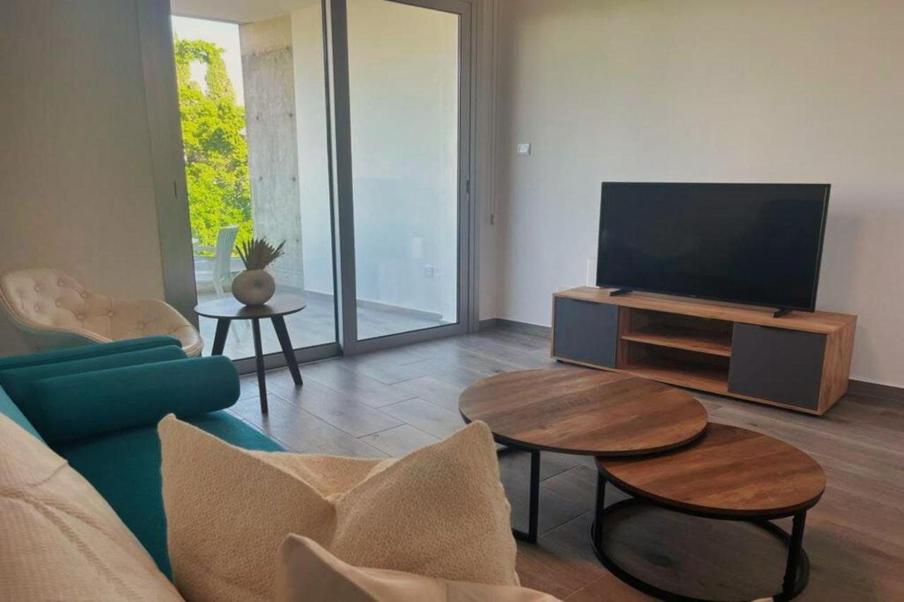 Phaedrus Living Coral Suites Aura Ларнака Екстериор снимка