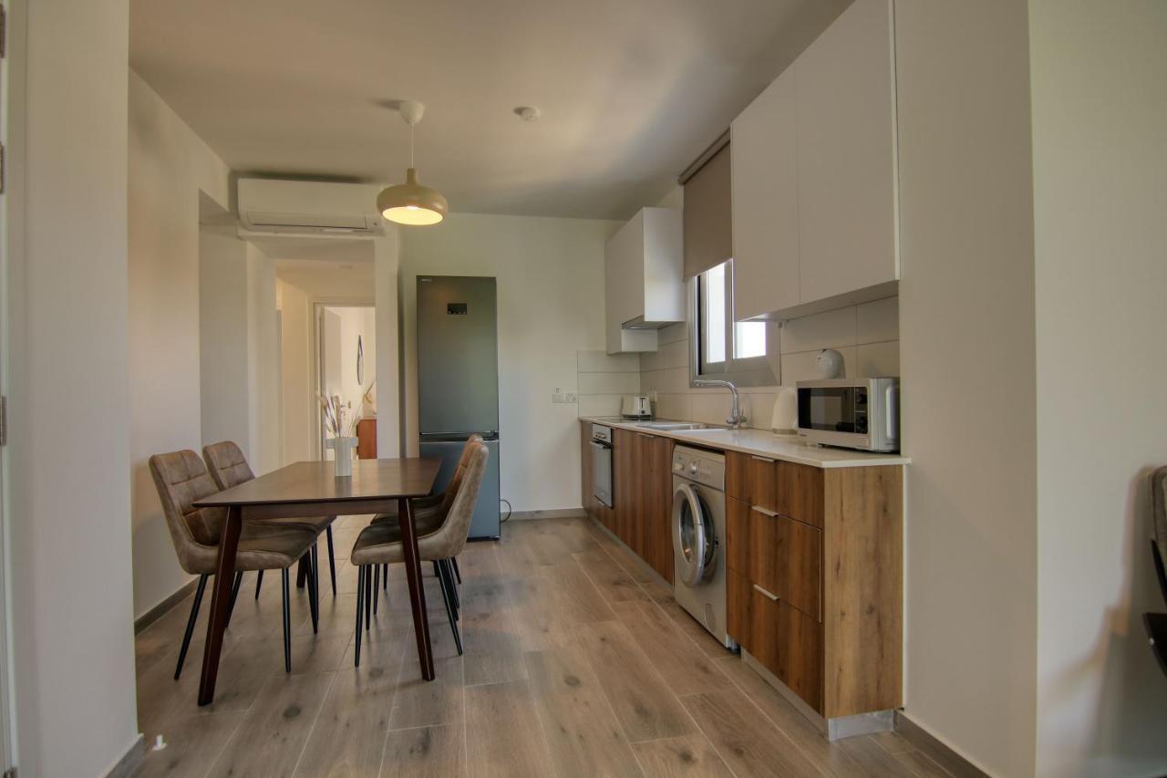 Phaedrus Living Coral Suites Aura Ларнака Екстериор снимка