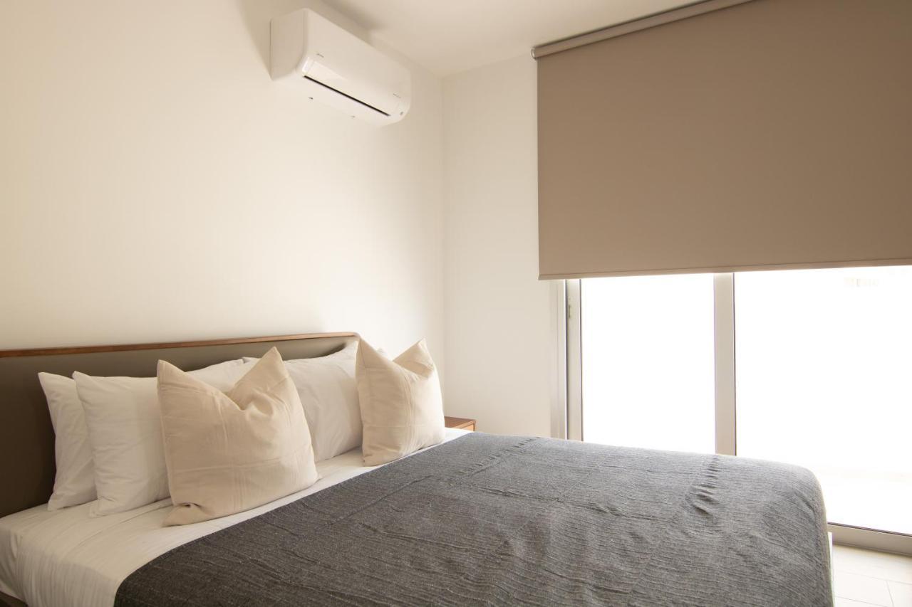 Phaedrus Living Coral Suites Aura Ларнака Екстериор снимка