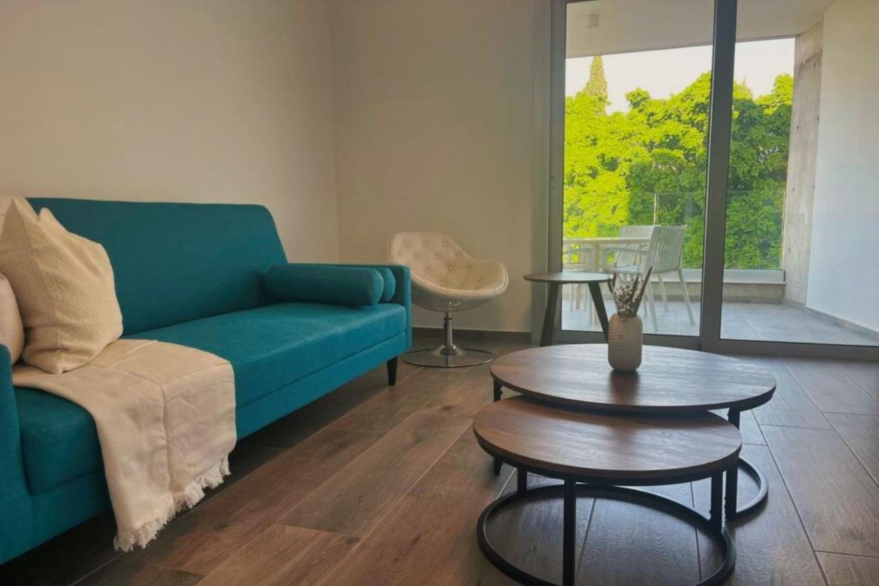 Phaedrus Living Coral Suites Aura Ларнака Екстериор снимка