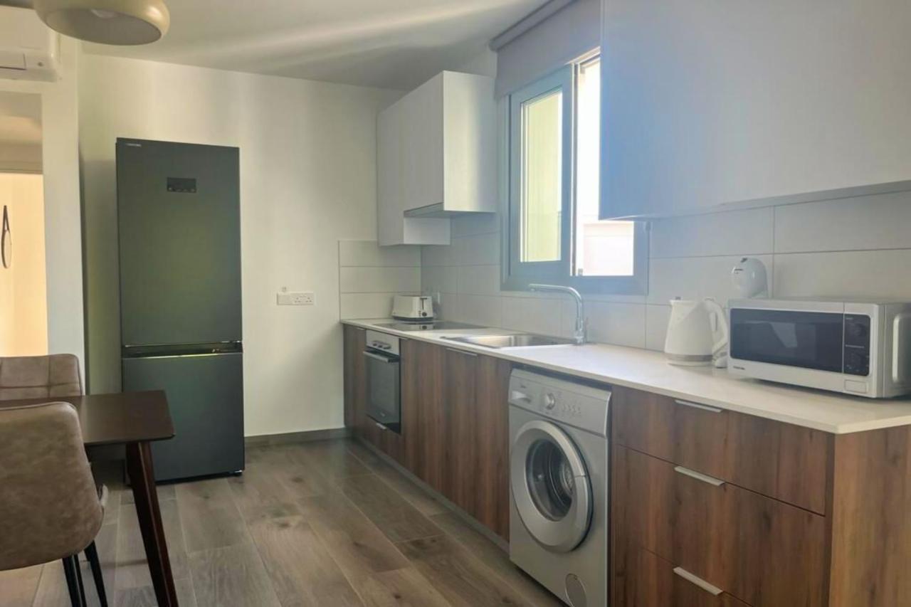 Phaedrus Living Coral Suites Aura Ларнака Екстериор снимка